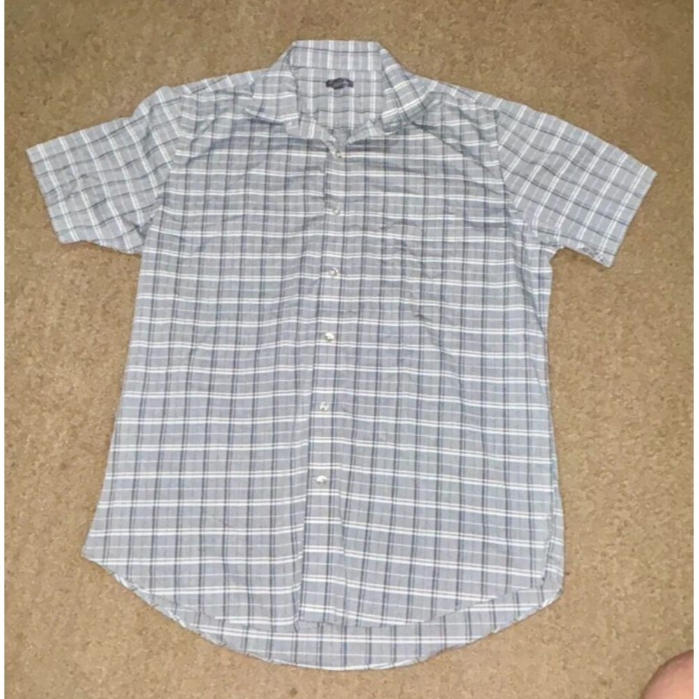 Button down - Picture 2 of 9